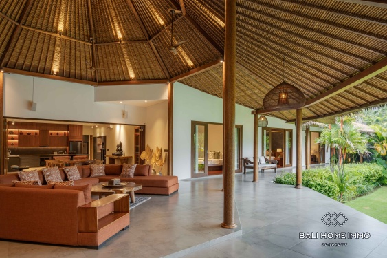 Image 2 from Spacieuse villa familiale de 6 chambres à louer à Canggu Batu Bolong