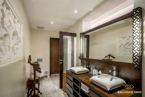 Image 15 from Spacious 6 bedroom villa with rice fieldview for sale in North Canggu