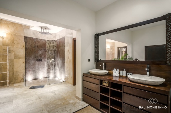 Image 14 from Spacious 6 bedroom villa with rice fieldview for sale in North Canggu