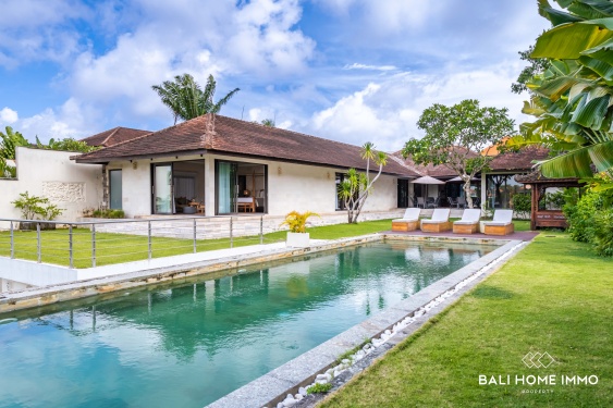 Image 1 from Spacieuse villa de 6 chambres avec vue sur les rizières à vendre dans le nord de Canggu