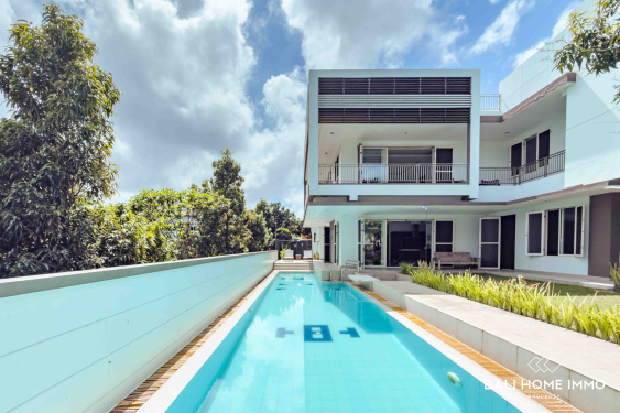 Image 3 from Vila Luas 6 Kamar Tidur dengan Taman untuk Disewa di Uluwatu Ungasan