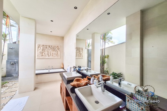 Image 16 from Dijual Villa Keluarga 7 Kamar Luas di Canggu Batu Bolong