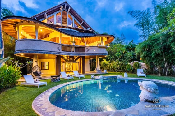 Spacious 7 Bedroom Villa for Sale Freehold in Bali Berawa