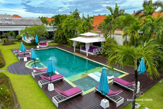 Image 10 from Spacious 2 units 4-Bedroom Villa with Infinity Pool for sale in Seminyak Bali