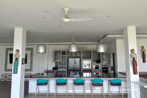 Image 4 from Spacious 2 units 4-Bedroom Villa with Infinity Pool for sale in Seminyak Bali