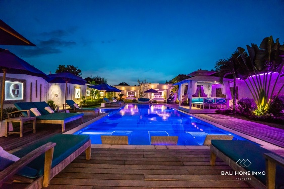 Image 11 from Spacious 2 units 4-Bedroom Villa with Infinity Pool for sale in Seminyak Bali