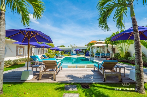 Image 9 from Spacious 2 units 4-Bedroom Villa with Infinity Pool for sale in Seminyak Bali