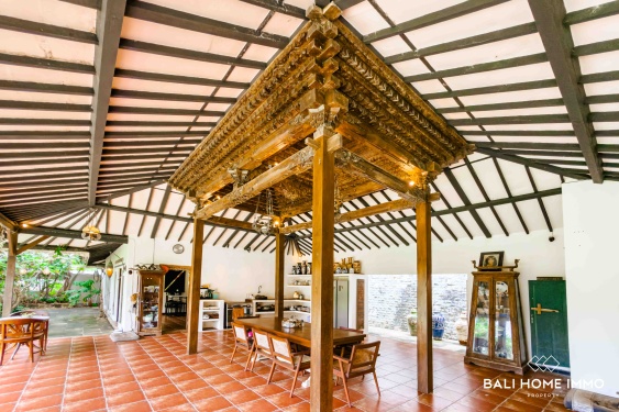 Image 6 from SPACIOUS 8 BEDROOMS JOGLO STYLE VILLA FOR SALE FREEHOLD IN BALI JIMBARAN