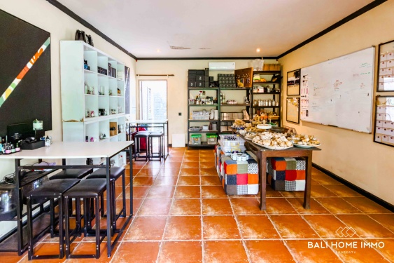 Image 16 from SPACIOUS 8 BEDROOMS JOGLO STYLE VILLA FOR SALE FREEHOLD IN BALI JIMBARAN