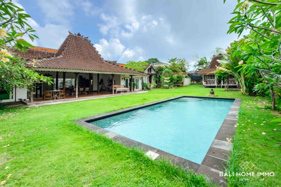 Image 2 from SPACIOUS 8 BEDROOMS JOGLO STYLE VILLA FOR SALE FREEHOLD IN BALI JIMBARAN