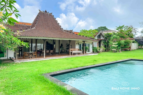 Image 1 from SPACIOUS 8 BEDROOMS JOGLO STYLE VILLA FOR SALE FREEHOLD IN BALI JIMBARAN