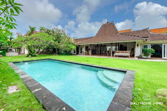 Image 1 from SPACIOUS 8 BEDROOMS JOGLO STYLE VILLA FOR SALE FREEHOLD IN BALI JIMBARAN