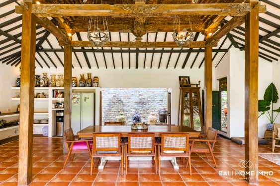 Image 9 from SPACIOUS 8 BEDROOMS JOGLO STYLE VILLA FOR SALE FREEHOLD IN BALI JIMBARAN