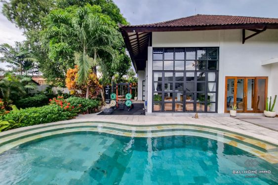 Image 2 from Spacieuse villa familiale de 4 chambres avec jardin à louer au mois à Bali Canggu Berawa