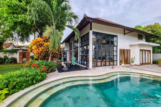 Image 1 from Spacieuse villa familiale de 4 chambres avec jardin à louer au mois à Bali Canggu Berawa