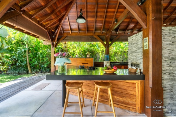 Image 4 from Spacious Joglo Style 4 Bedroom Villa for Yearly Rental in Berawa