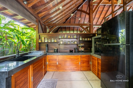 Image 6 from Spacious Joglo Style 4 Bedroom Villa for Yearly Rental in Berawa