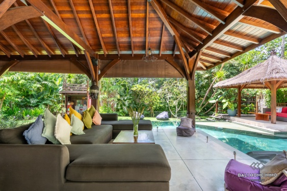 Image 2 from Spacious Joglo Style 4 Bedroom Villa for Yearly Rental in Berawa