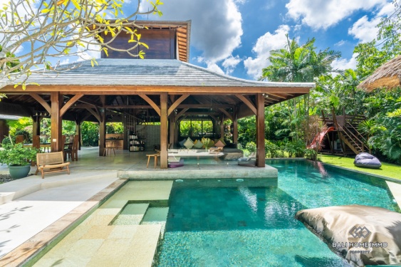 Image 20 from Spacious Joglo Style 4 Bedroom Villa for Yearly Rental in Berawa