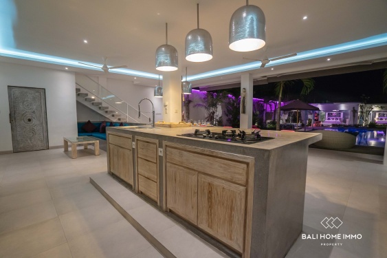 Image 6 from Spacious 3 units 4-bedroom villa with Infinity Pool for sale in Seminyak Bali