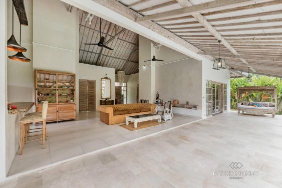 Image 3 from Dijual dan disewakan vila tropis 4 kamar tidur dengan taman luas di Buduk Bali