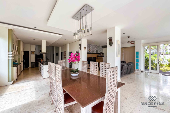 Image 8 from VILLA LUAS DENGAN PEMANDANGAN LAUT, 4 KAMAR TIDUR UNTUK DISEWA BULANAN & TAHUNAN DI BALI - UNGASAN