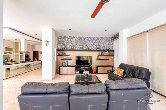 Image 5 from VILLA LUAS DENGAN PEMANDANGAN LAUT, 4 KAMAR TIDUR UNTUK DISEWA BULANAN & TAHUNAN DI BALI - UNGASAN