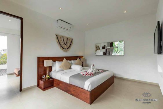 Image 12 from Vila 4 Kamar Tidur yang Indah untuk Dijual di Petitenget Bali
