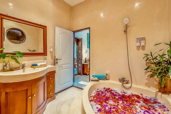 Image 14 from Vila 2 Kamar Tidur Strategis Disewakan Bulanan di Bali Petitenget