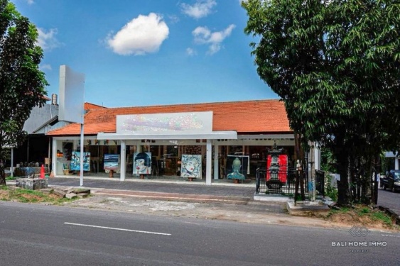 Ruang Komersial Tepi Jalan untuk Dijual di Bali, Seminyak, Tepi Pantai dan Pusat Kota