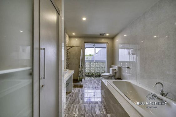 Image 14 from Villa de 3 chambres avec vue sur l'océan à louer à Ungasan – Votre escapade côtière vous attend!