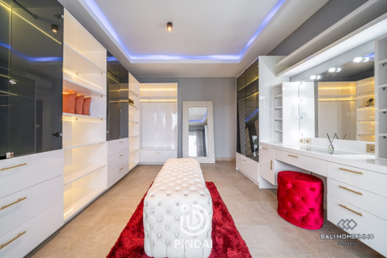 Image 12 from Vila 4 Kamar yang Menakjubkan untuk Dijual dan Disewakan di Sisi Perumahan Canggu Bali