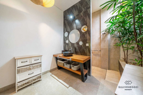Image 13 from Vila 4 Kamar yang Menakjubkan untuk Dijual dan Disewakan di Sisi Perumahan Canggu Bali
