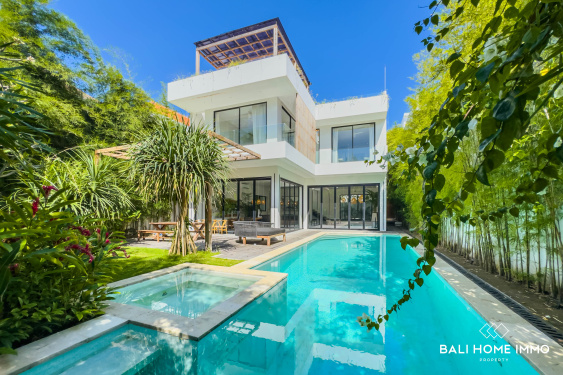 Image 1 from Vila 3 Kamar yang Menakjubkan Dijual dan Disewa di Tepi Pantai Pererenan Bali