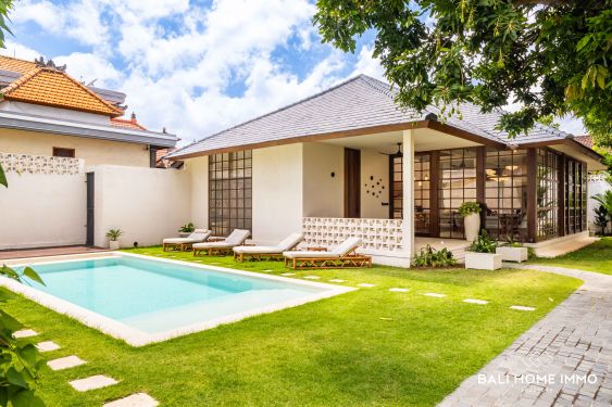 Image 1 from Stunning 3 Bedroom Villa For Sale Leasehold In Bali Seminyak