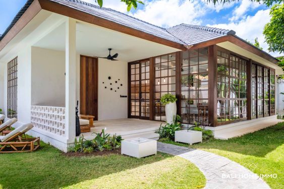 Image 3 from Stunning 3 Bedroom Villa For Sale Leasehold In Bali Seminyak