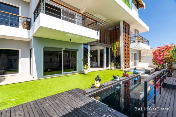 Superbe villa de 4 chambres à vendre et à louer dans le quartier résidentiel de Canggu, à Bali.