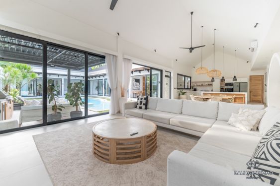 Image 3 from Villa 4 Kamar Tidur yang Menakjubkan Dijual Hak Sewa di Tepi Pantai Pererenan Bali