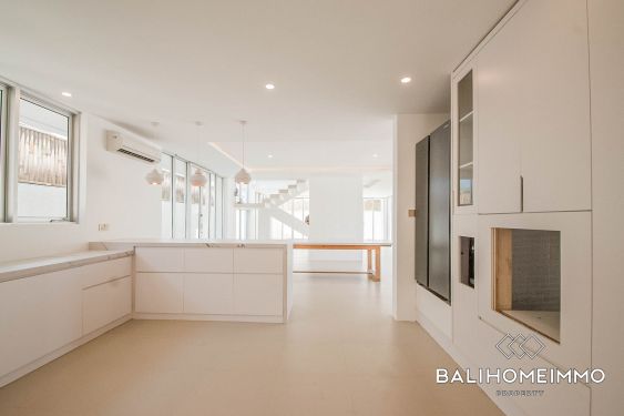 Image 14 from Villa Menakjubkan 4 Kamar Disewakan di Bali Seminyak