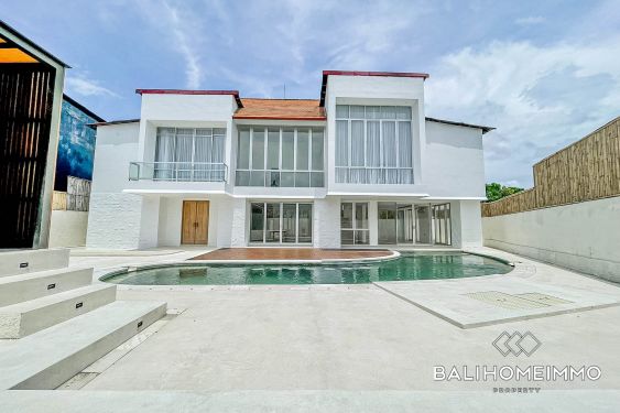 Image 4 from Villa Menakjubkan 4 Kamar Disewakan di Bali Seminyak