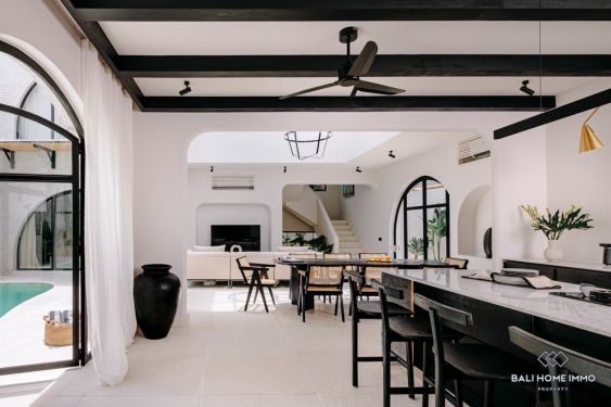 Image 6 from 4 Bedroom Villa for Rent and Sale with Ocean view in Bali near Seseh Beach