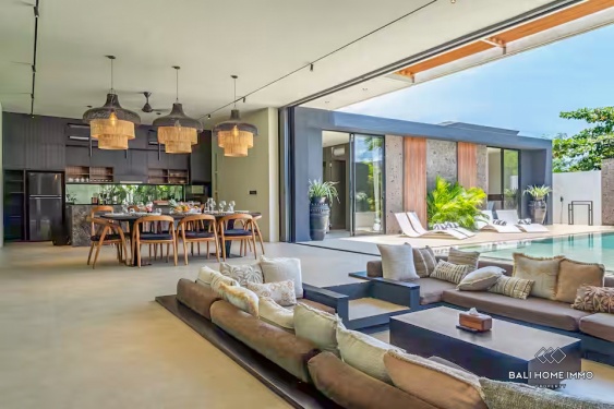 Image 6 from Stunning 4 bedrooms brand new villa for sale leasehold in Bali - Umalas