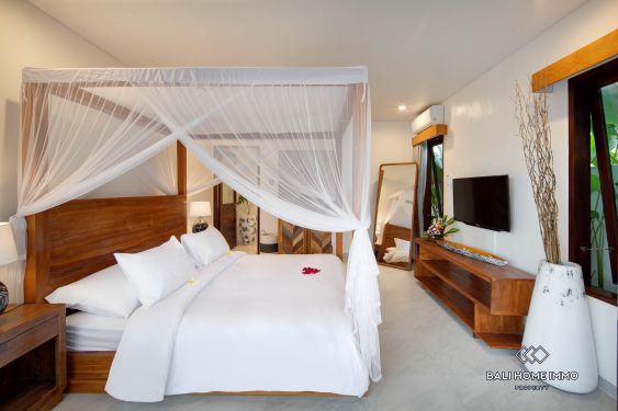 Image 12 from Stunning 5 Bedroom Villa for Sale in the heart of Batu Bolong Bali