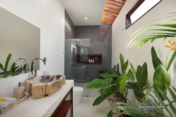 Image 18 from Stunning 5 Bedroom Villa for Sale in the heart of Batu Bolong Bali