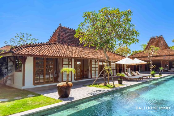 Image 1 from VILLA KAYU 5 KAMAR TIDUR YANG MENAKJUBKAN UNTUK DIJUAL SEWA DI BINGIN