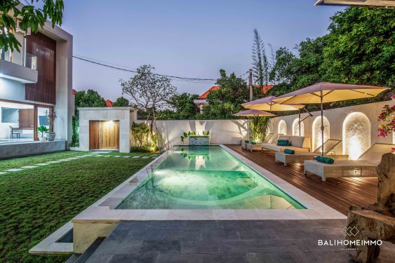 Image 2 from Stunning 6 Bedroom Villa for Sale Leasehold in Bali Petitenget