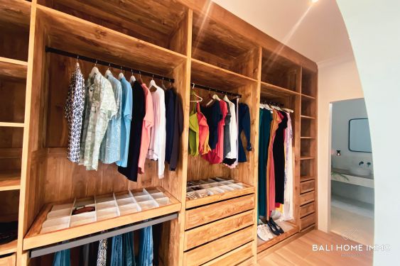 Image 18 from STUNNING AND SPACIOUS 4 BEDROOMS + STUDIO FAMILY VILLA FOR SALE IN BALI PECATU