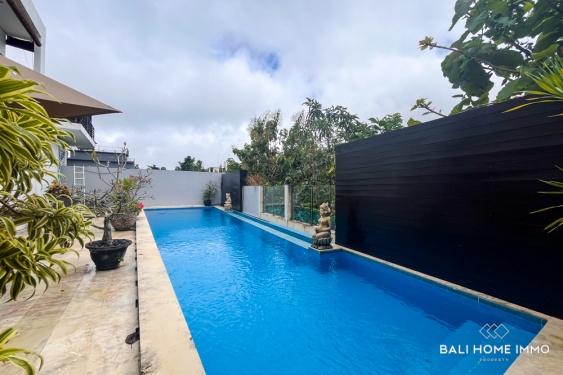 Image 2 from MAGNIFIQUE VILLA EN PLEINE PROPRIÉTÉ AVEC VUE SUR LA JUNGLE ET L'OCÉAN À UNGASAN