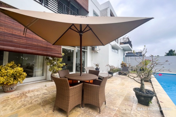 Image 3 from MAGNIFIQUE VILLA EN PLEINE PROPRIÉTÉ AVEC VUE SUR LA JUNGLE ET L'OCÉAN À UNGASAN