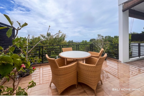 Image 20 from MAGNIFIQUE VILLA EN PLEINE PROPRIÉTÉ AVEC VUE SUR LA JUNGLE ET L'OCÉAN À UNGASAN